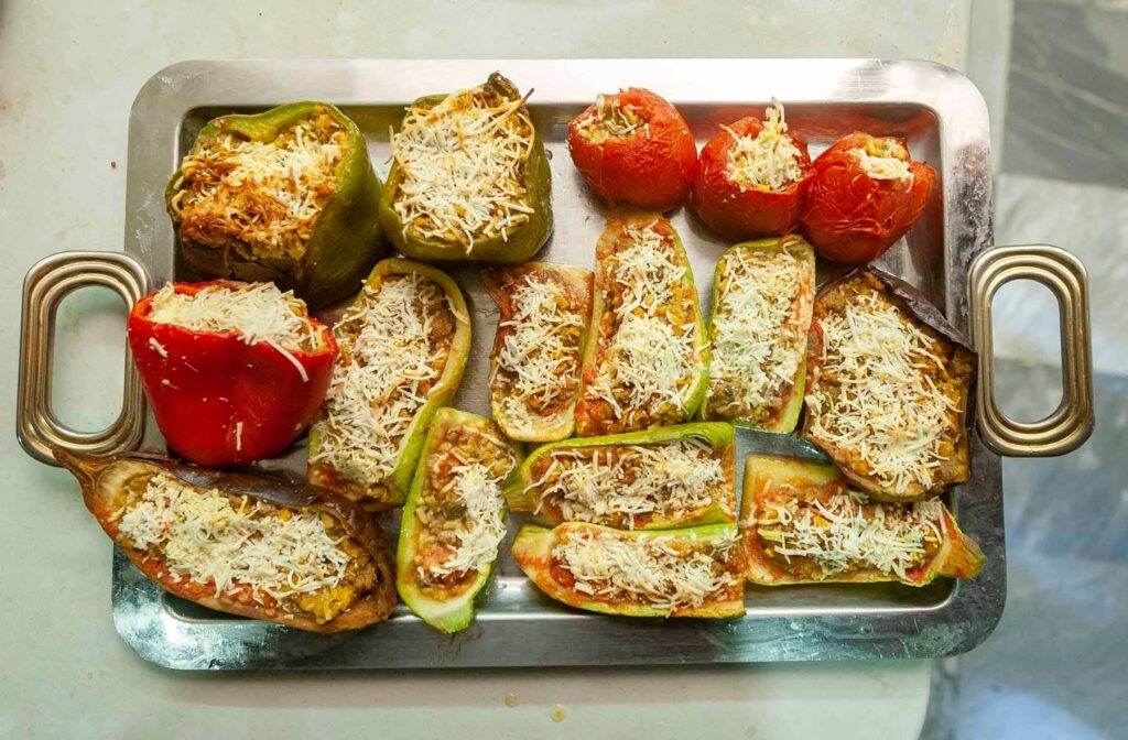 Taller de cocina con elaboración de platos de diferente procedencia