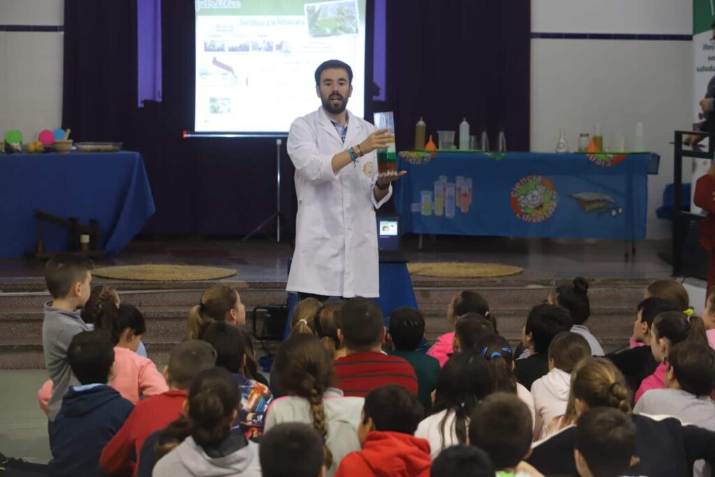 Más de 1.300 escolares andaluces adquirieron hábitos de alimentación saludable con Nutrióleo en 2018