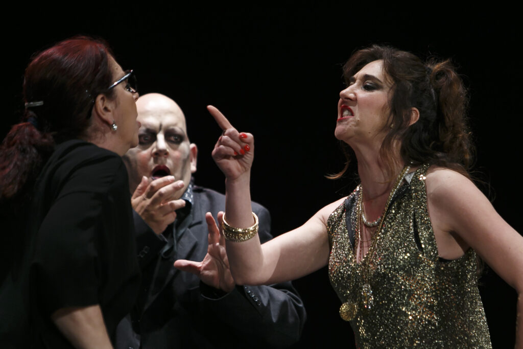 'Telón Rojo' interpreta 'Insólito Menú Transcultural' a beneficio de FAEM en la Fundación Cajasol
