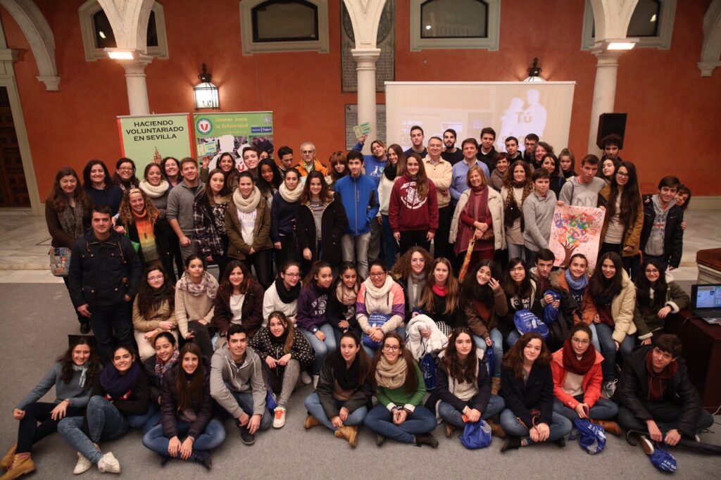Jóvenes futuros voluntarios adquieren la idea de la solidaridad y el voluntariado a través de 'Tú sí que faltas'