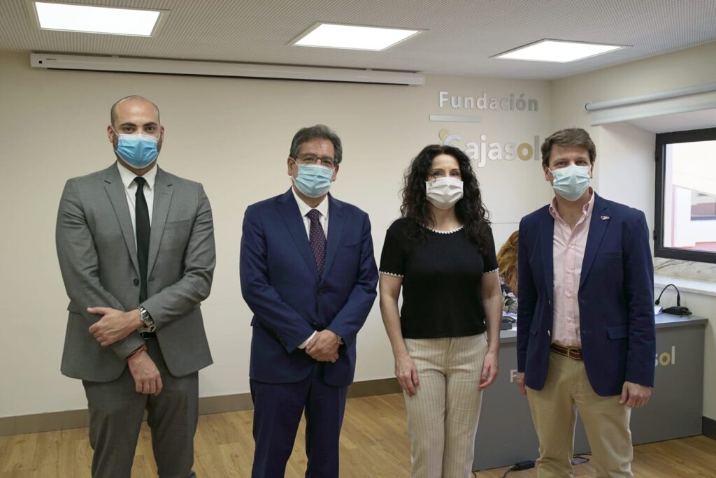 El Teléfono de Atención a la Ciudadanía en materia social recibe más de tres mil llamadas en la Fundación Cajasol