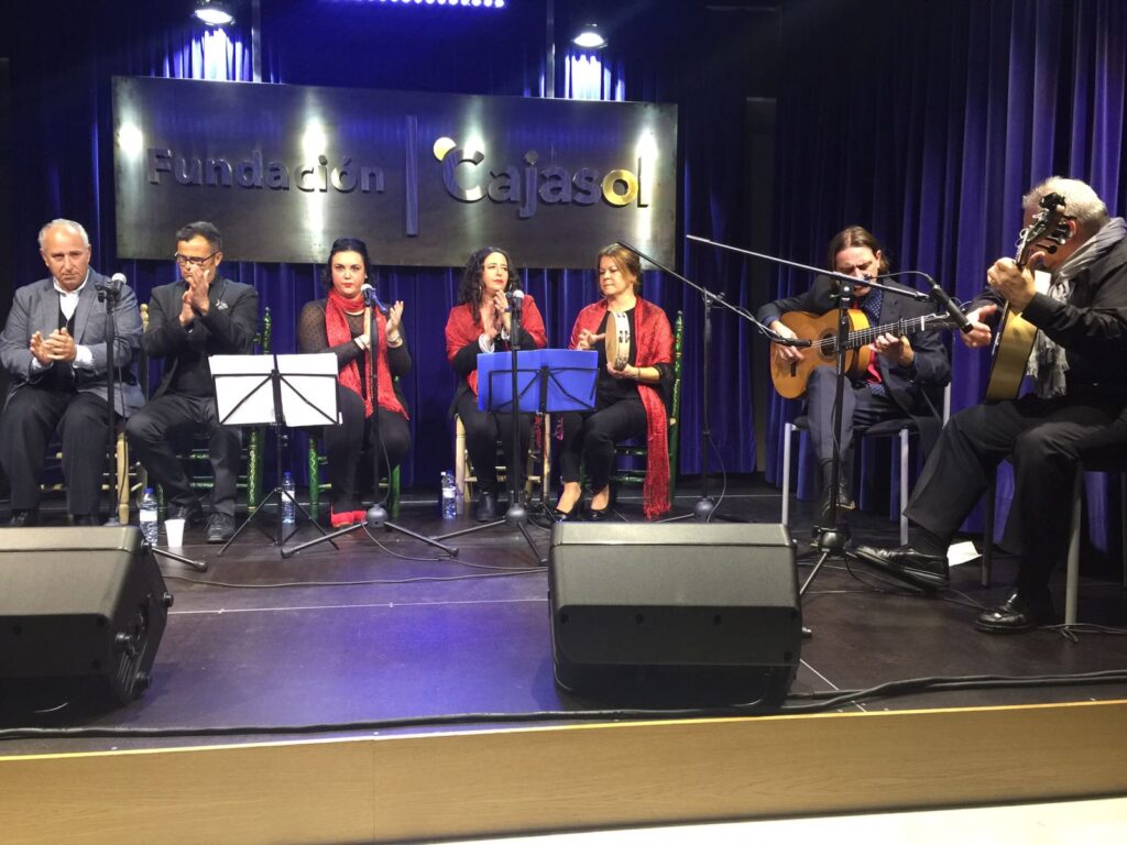 Zambomba flamenca de La Cavaera en la sede de la Fundación Cajasol en Huelva