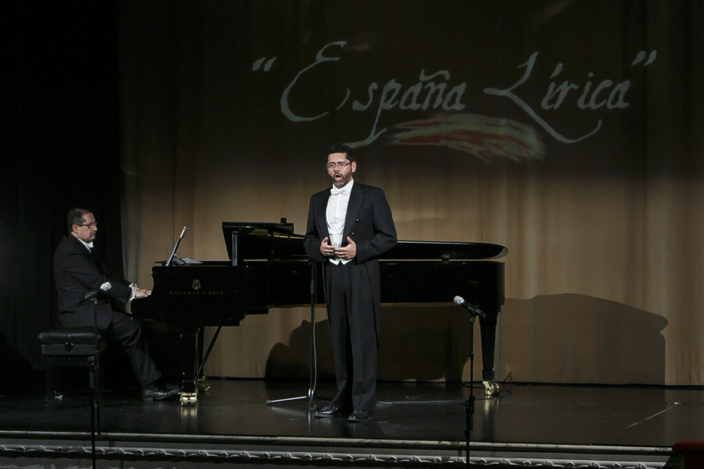 Teatro Lírico Andaluz une poesía y lírica con ‘España lírica’ en la Fundación Cajasol